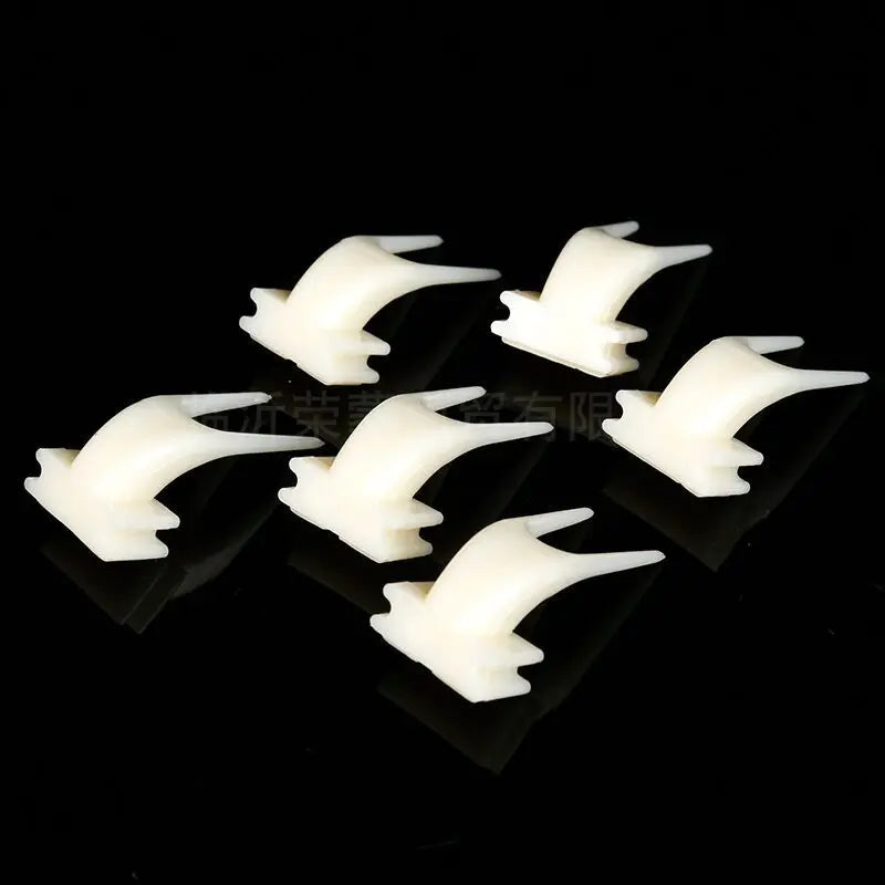 1 Pcs Bird Parrot Fruit Fork Pet Supplies Plastic Food Rack Cage Feeding Pet Supplies Fruit Snack Fork Bird Cage Accessories